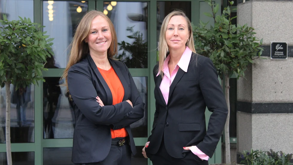 Stina Porsgaard (t v) lämnar nu över till Ann-Charlott Rickne. Hon flyttar snart till Västervik.