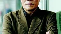 FÖRSTA GÅNGEN PÅ SVENSKA. Hwang Sok-Young är en av Sydkoreas ledande författare. Nu finns en av hans böcker utgivna på svenska. Foto: Frank May