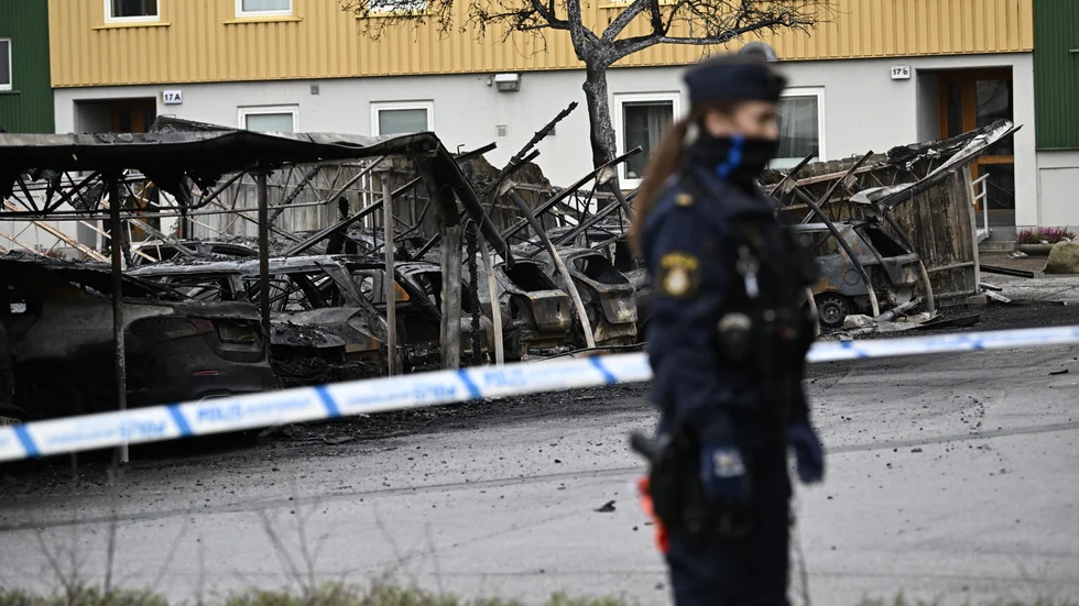 Nitton bilar brann i Malmö under natten.