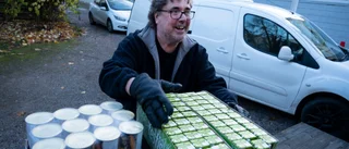 Matcentralen i Tornby mättar Linköpings fattigaste • Mat skänks från affärer • "20 000 barn i ekonomisk utsatthet i Östergötland" 