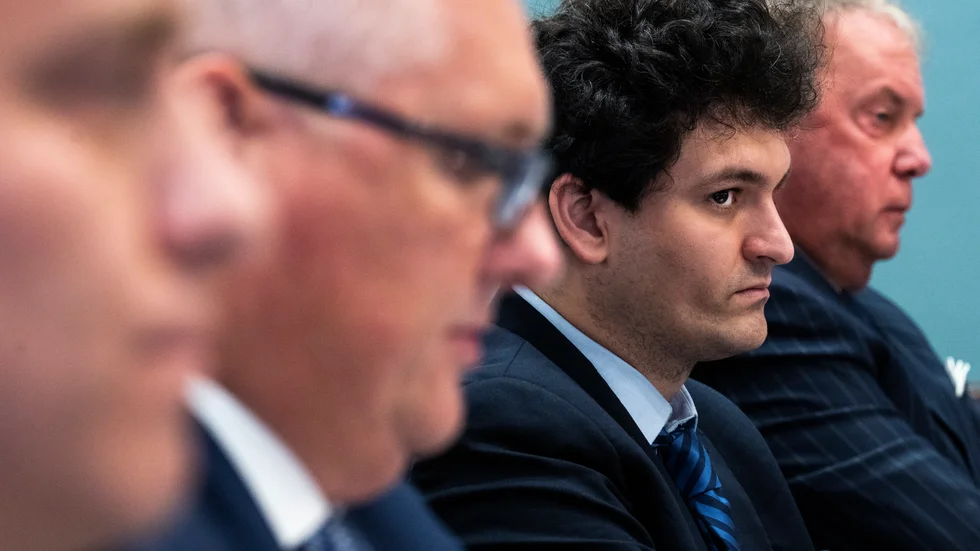 Den tidigare kryptomogulen och FTX-grundaren Sam Bankman-Fried förlorade sin förmögenhet och åtalas för bland annat bedrägeri och penningtvätt i USA. Arkivbild.