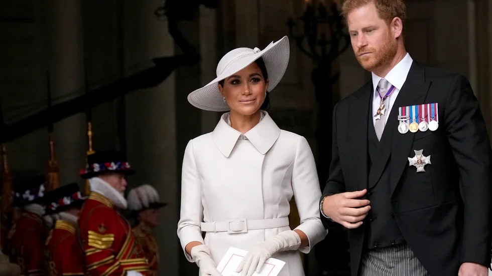 Meghan Markle, hertiginna av Sussex, med maken prins Harry, vid ett besök i London i somras.