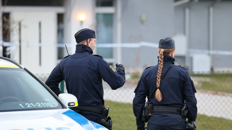 Polis var på plats efter mordet.