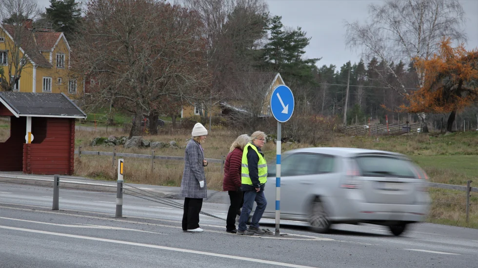 Här behövs en säkrare övergång, om det är både Uppsala och Östhammars kommun rörande eniga. Nu skriver de om saken till Region Uppsala.