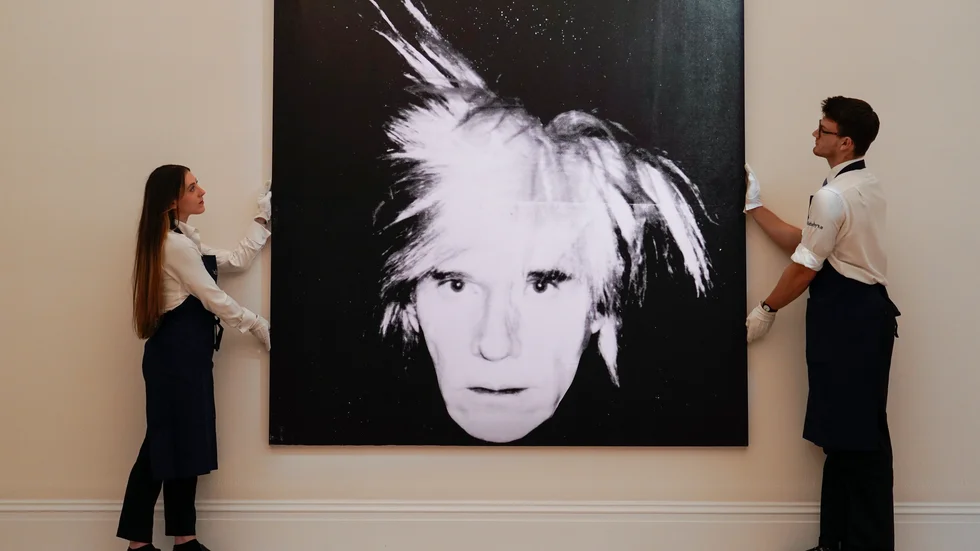Två tidiga verk av popkonstnären Andy Warhol ska säljas på auktion i New York på tisdagskvällen. Arkivbild.
