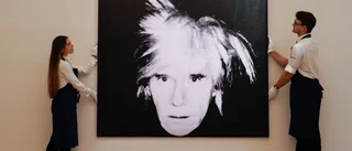 Brorson säljer tidiga verk av Warhol