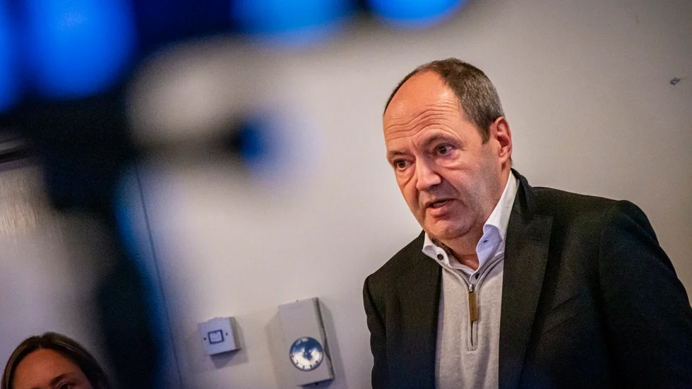 Martin Lindqvist slutar som vd på stålbolaget SSAB. Han har 26 år i företaget, och 13 år som vd och koncernchef. "Vi har byggt ett väldigt bra bolag. Det har varit en otroligt spännande resa, det finns mycket kvar att göra", säger han. Martin Lindqvist är 62 år och bördig från Västerås. Han håller dörren öppen för styrelseuppdrag i framtiden.