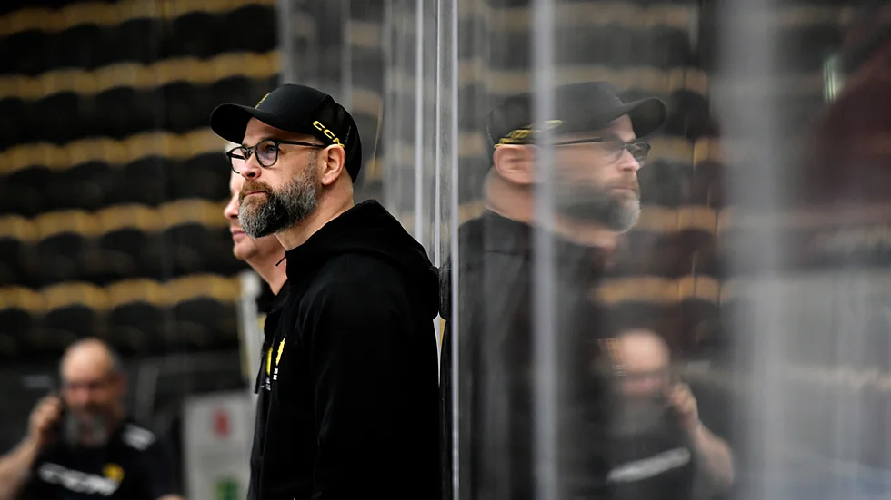 Jörgen Lindbäck, i Skellefteå AIK:s medicinska stab, har för närvarande två spelare på skadelistan: Adam Mascherin, som gjort tester under helgen, och Gustaf Lindvall.