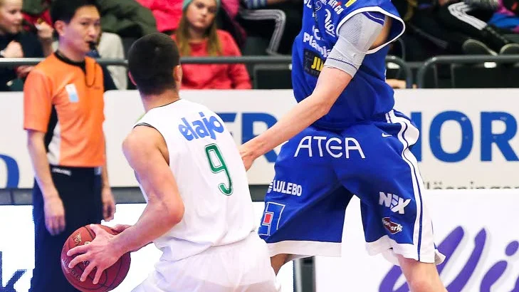 Hemmadebutant. Engelsmannen Will Neighbour gjorde sin första match 
i Luleå energi arena, men var besviken efteråt.