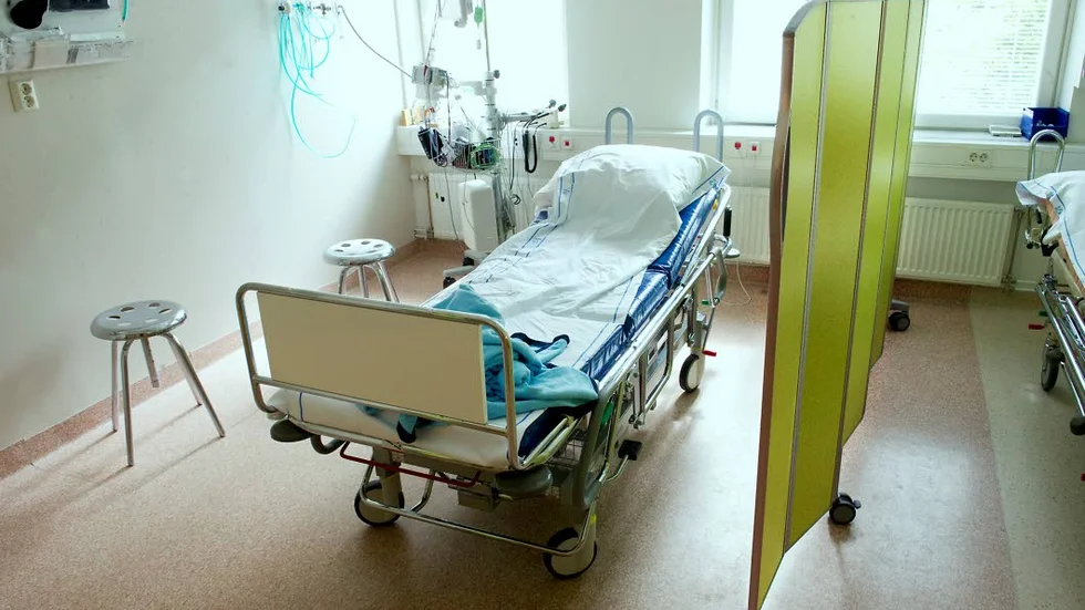 Tomma sängplatser. I snitt 40 vårdplatser har varit stängda under hösten, i huvudsak vid Sunderby sjukhus. Det beror på bristen på sjuksköterskor.