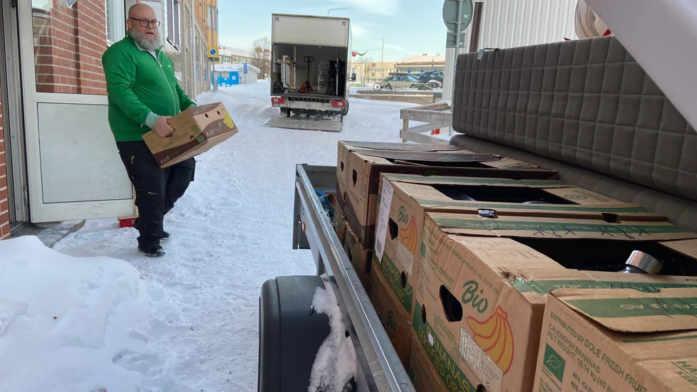 Många flyttlass går mot nya centrum under ett par månaders tid. Nära 300 lägenheter står redo för sina hyresgäster. Henrik Ipsen är en av dem.