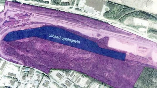 Detaljplanen ska göras för det rosa området, och den blå markeringen visar var det nya upplaget ska vara. Längst till vänster syns fjärrvärmeanläggningen.