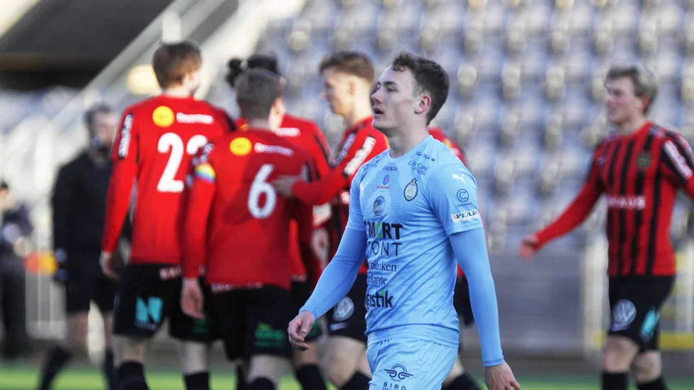 AFC Eskilstunas Anton Ekeroth deppar efter att BP gjort 0–4 på Tunavallen.