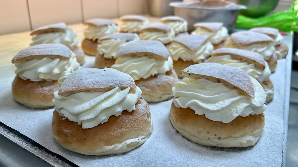 Nybakat semlor hos Fabian Flink.