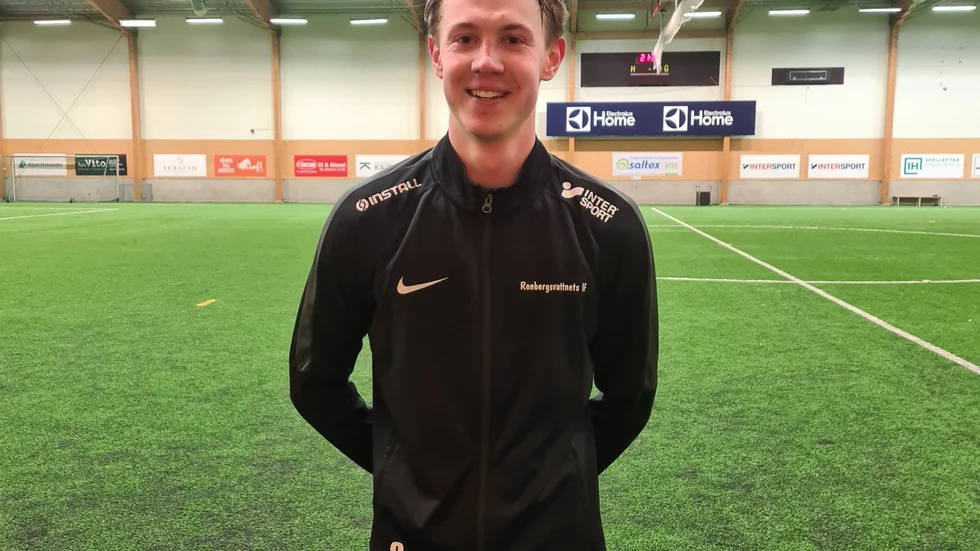 Elliot Grenholm är klar för en återkomst på fotbollsplanen, då han har skrivit på för Renbergsvattnet.