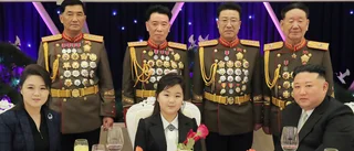 Dottern i fokus när Kim firade armén