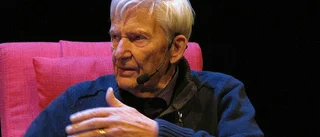 P-O, 80, hyllad på hemmaplan