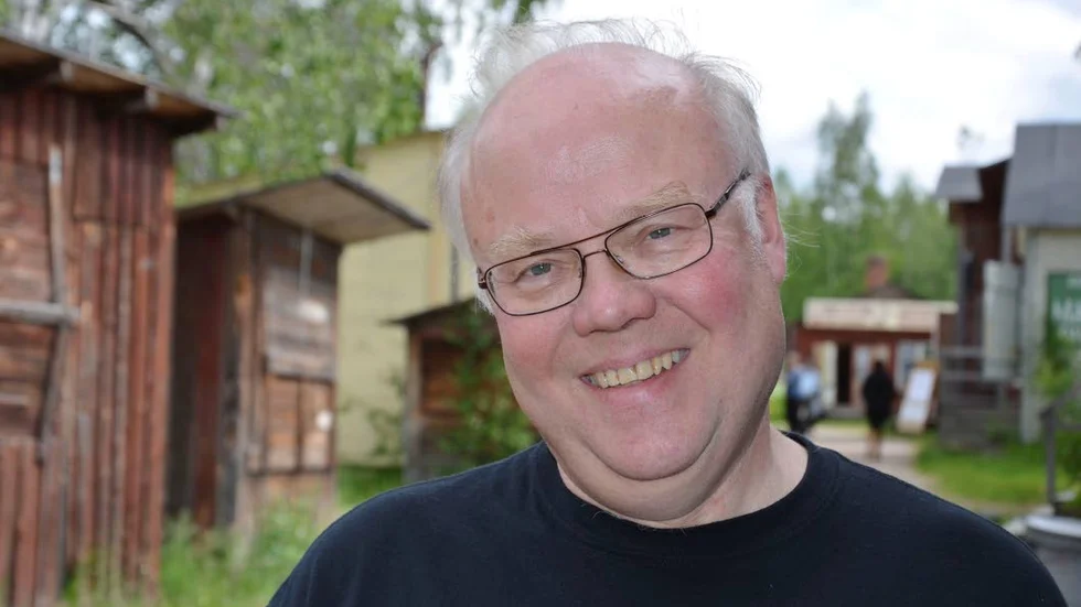 OSLAGBART. Lars Israelsson rekommenderar midsommarfirandet i Kaitum på midsommardagen. "Jag tycker att det är oslagbart", säger han.