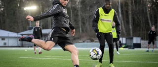 Anfallaren inför tävlingsdebuten och det känsliga klubbytet