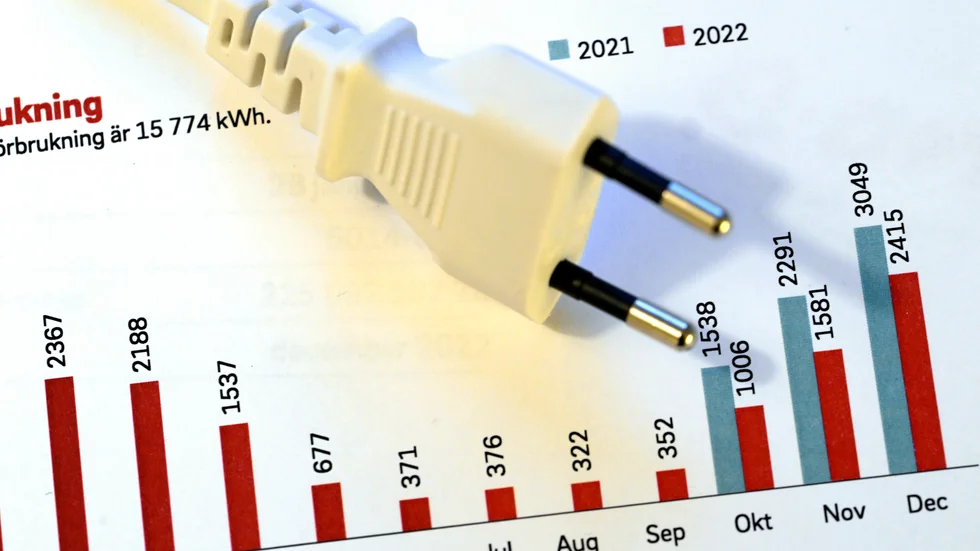 Överdebiteringen för tolv månaders elräkningar kommer att ersättas den närmaste tiden.