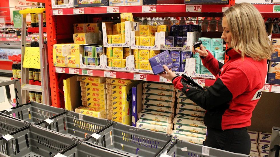 Nicole Erenlöf Roser är en av de butiksanställda på Willys som jobbar med e-handel ibland. "Det gör jag med glädje."