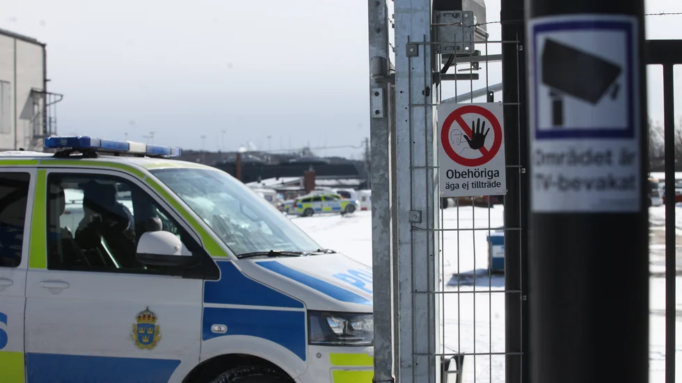 En av de dömda personerna i fallet med knarktillslaget i Strängnäs hantverksby har nu bett om nåd. Arkivbild från polisens insats i hantverksbyn.