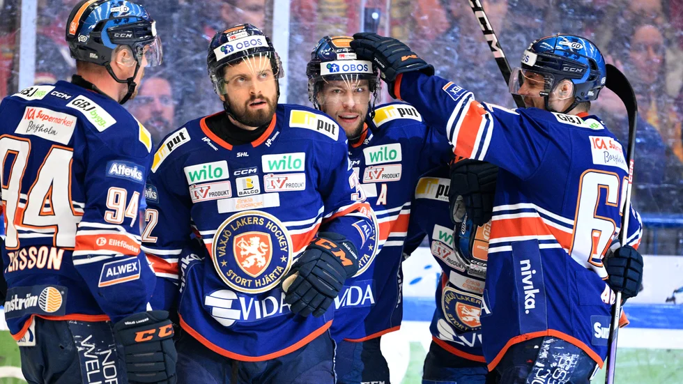 Robert Rosén, i mitten, och hans Växjö är klart för SM-semifinal.