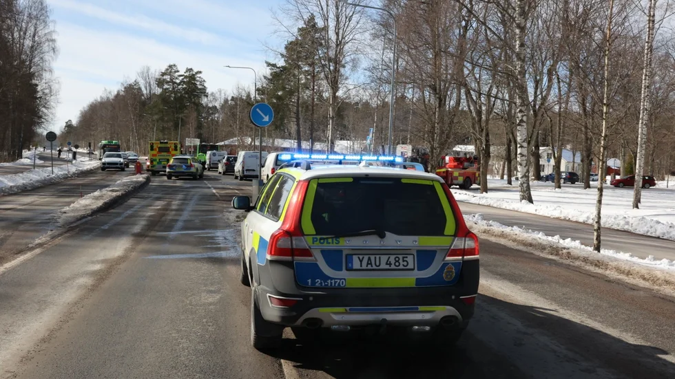 Två bilar krockade vid Rosendal.