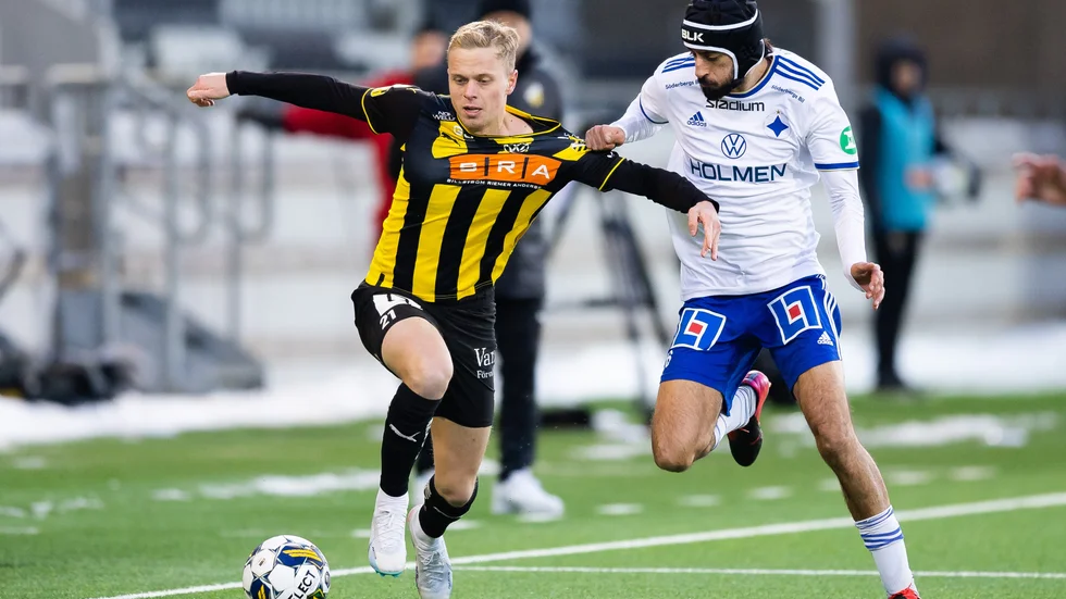 230311 Häckens Tomas Olai Totland och IFK Norrköpings Kristoffer Khazeni under kvartsfinalen i Svenska Cupen i fotboll mellan Häcken och IFK Norrköping den 11 mars 2023 i Göteborg. 
Foto: Michael Erichsen / BILDBYRÅN / COP 89 / MI0440