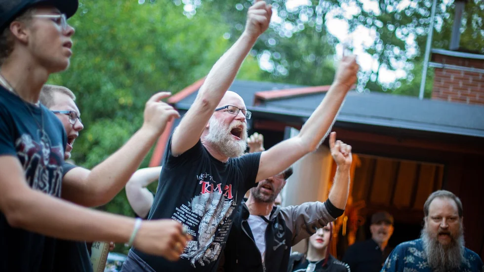 Stadens punkare flockas till Fåfängan på sommaren.