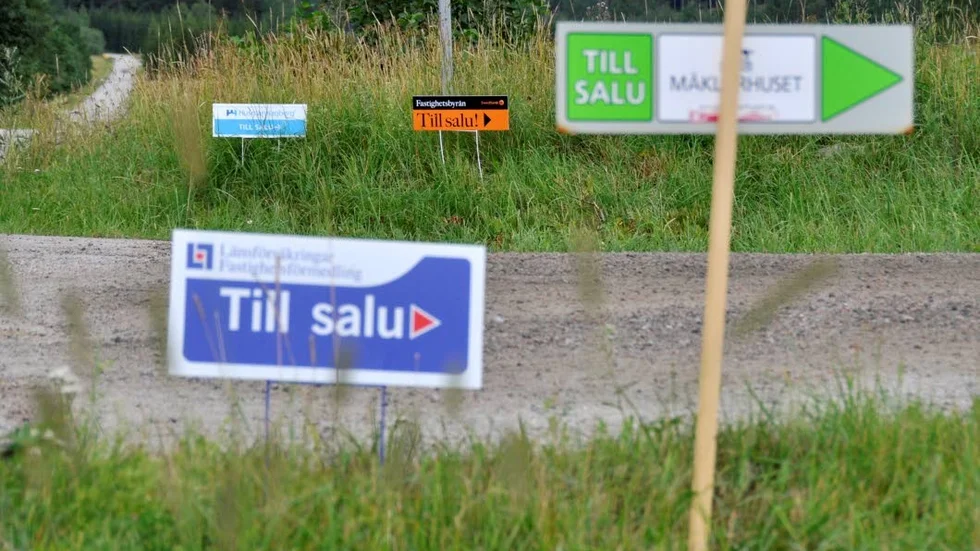 Till salu. Bostadsmarknaden är het i Kalmar län.