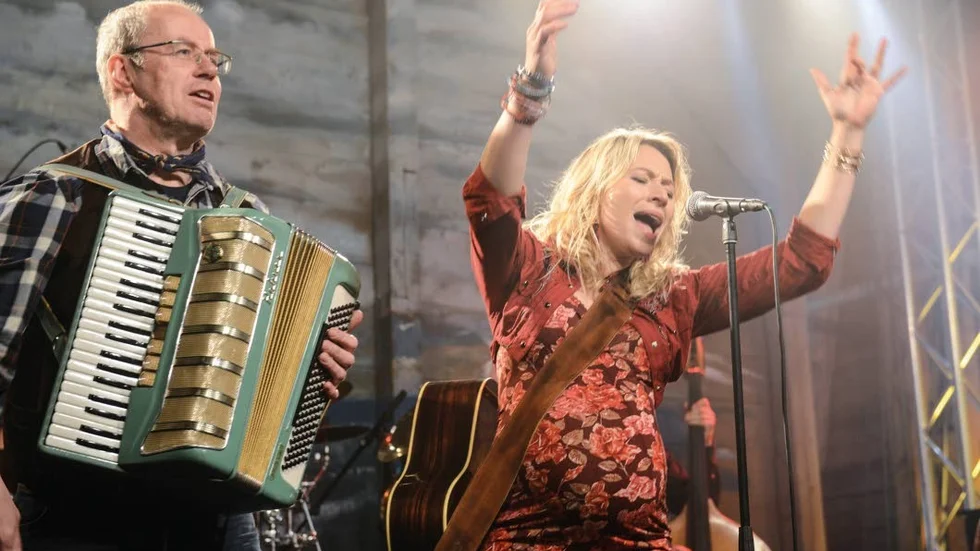 Film. Frida Hallgren och Lennart Jähkel spelar ut stora känslor i ”Så ock på jorden”, Kay Pollaks uppföljare till ”Så som i himmelen”. ?Foto: Anders Birkeland
