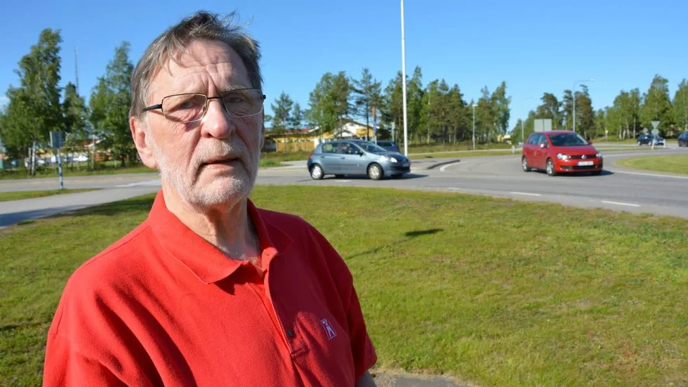 Näst sämst. I Västervik ger endast hälften av bilisterna tecken när de kör i rondell. Det berättar Bengt-Erik Nilsson, ordförande för Motormännen i Västervik.
