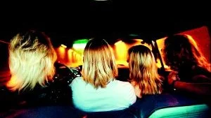 Attitydförändring bland unga? Få kör fulla, men enligt Sveriges Trafikskolors Riksförbund verkar alltfler unga körskoleelever tycka att det är okej att åka med någon som är onykter.                Foto: Pressens Bild/Arkiv
