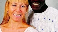 Två gånger. Inger Larsson och hennes man Lamin Sonko gifte sig borgerligt i Gambia i juni i år. I höst gifter de sig igen i Sverige. Foto: Per-Erik Jäderberg