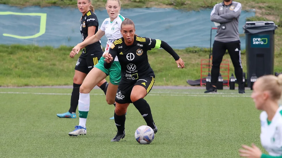 Smedbys mittfältsankare Filippa Sjöberg låg bakom lördagens sena segermål mot Degerfors. Norrköpingslaget har inlett division 1 mellersta klart piggt med tre vinster på fyra försök. 