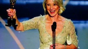 Drottninglik. Helen Mirren blev Oscarsgalans drottning, efter att ha spelat en drottning. Foto: Mark J Terrill/AP/Scanpix