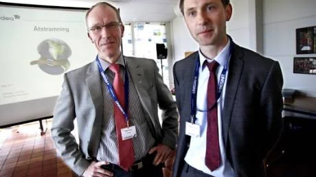 Peter Green och Andreas Jonsson från Nordea var inbjudna till Resinits 75-årsfirande.Foto: Anders Steiner