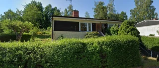 Nya ägare till 60-talshus i Åtvidaberg - prislappen: 900 000 kronor