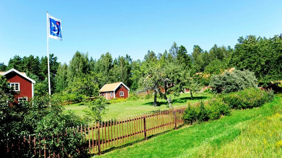 Här, framför och bakom gården vid Hagaslätt planerar Bostadsbolaget att bygga de nya husen.