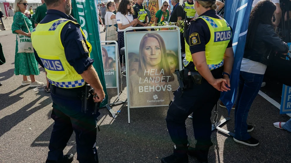 Ännu verkar det en bit kvar till gränsen för M, KD och L och under tiden kan Jimmie Åkesson få fortsätta påstå att det är Annie Lööf som driver hatet i vårt samhälle.