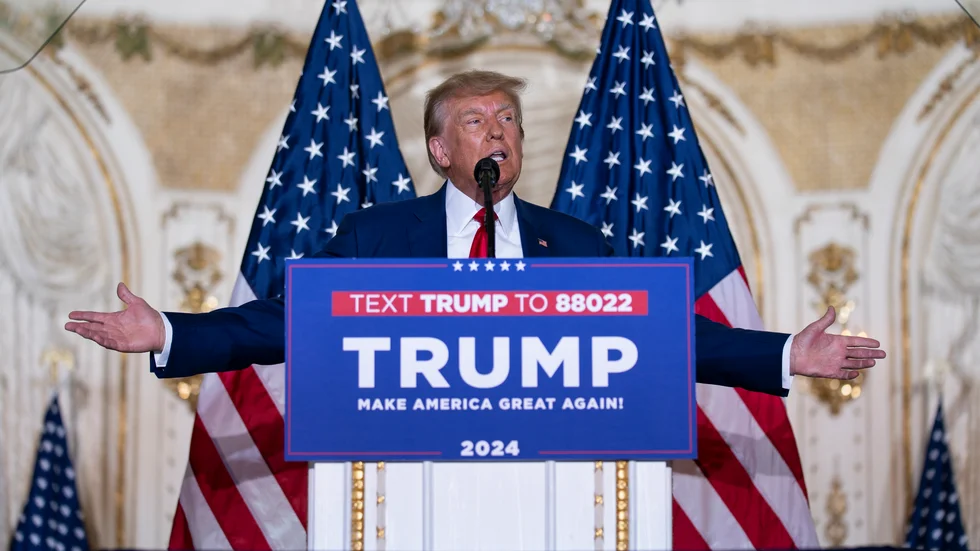USA:s tidigare president Donald Trump talade inför hundratals inbjudna i sitt hem Mar-a-Lago.