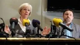 LO:s ordförande Wanja Lundby-Wedin och avtalssekreterare Per Bardh går till motattack.