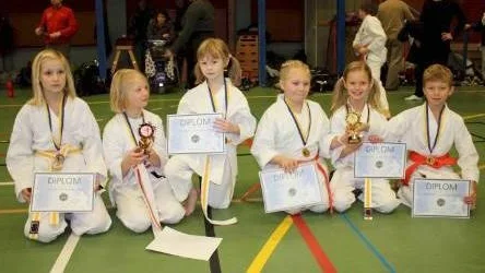 Bodentungdomarna som ställde upp i lagkata för 7-9-åringar.