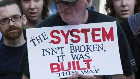Med början i Zuccotti-parken i New York har det den senaste tiden vuxit fram en våg av protester mot finansvärldens girighet och korruption.