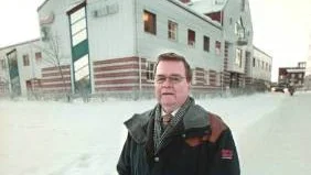 Sten Wallo framför det han krigade framgångsrikt för, Tulldata på Porsön.
