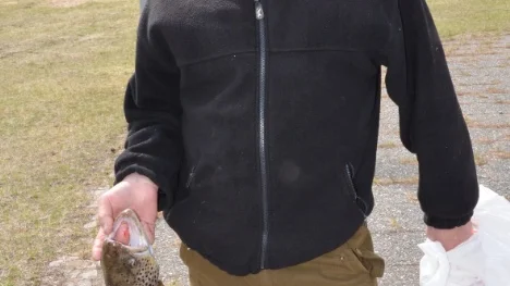 Tvåan Kurt Johanssons öring vägde 2975 gram. " Det var ett fall framåt för jag var trea i fjol. Jag har också vunnit några gånger."