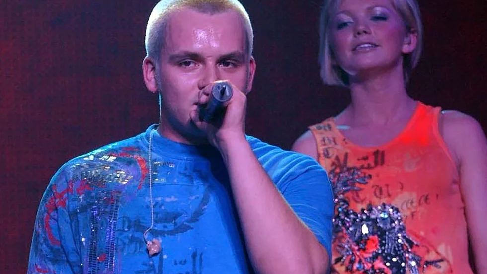 Paul Cattermole på scen med S Club 7 på Wembley i London 2002. Arkivbild.