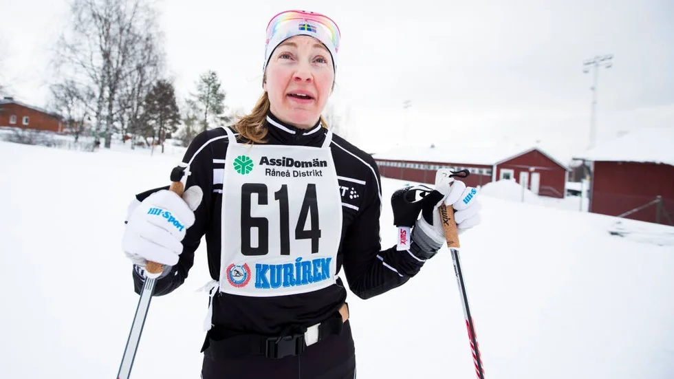INGET FÄSTE. Damsegrarinnan Nina Lintzen åkte de 40 kilometrarna utan fästvalla och det funkade enligt henne alldeles utmärkt.