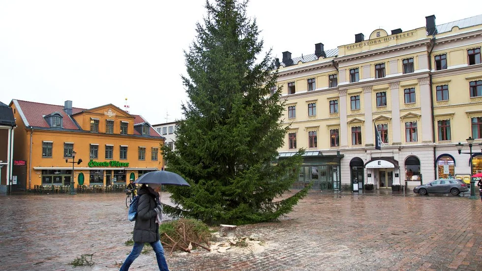 Stora torget. Här blir det ingen gran i år, enligt kommunen.